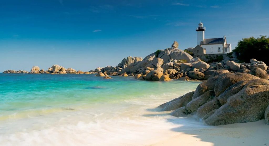 Séjour de rêve en Bretagne : Les emplacements en locations pour des vacances en bord de mer qui vous feront craquer !