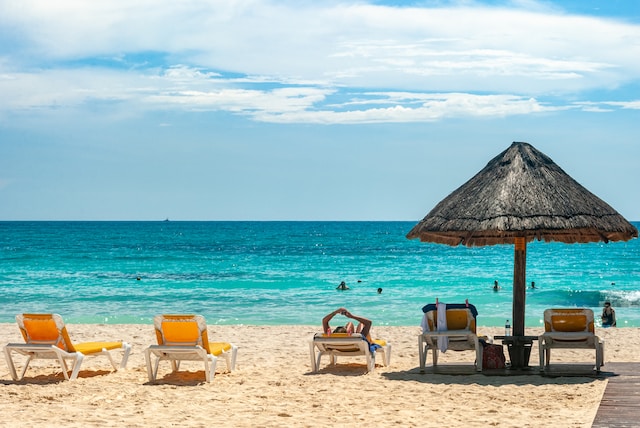 Quelles sont les offres de location de vacances en bord de mer avec piscine à Royan ?
