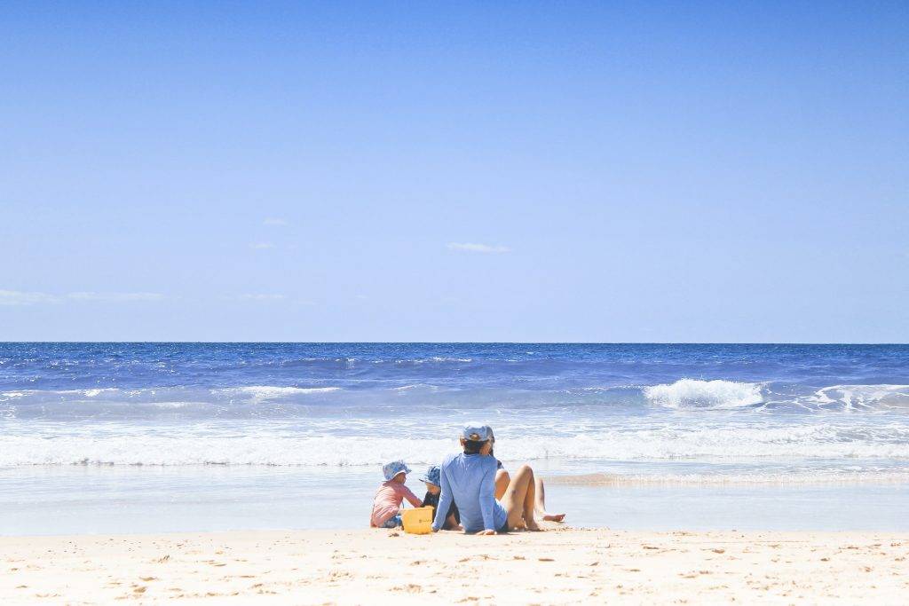 Guide Incontournable pour Profiter de Vias Bord de Mer : Plages, Activités et Gastronomie Locale